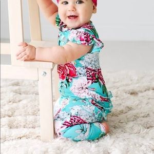 Eloise ruffle cap Henley romper